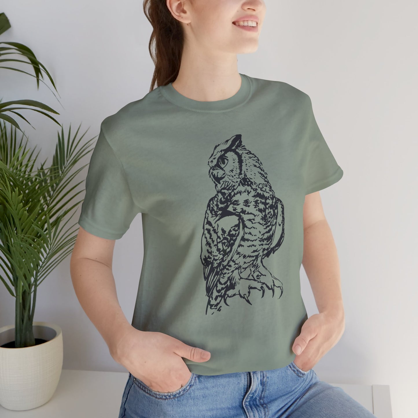 Personalizable Great Horned Owl illustration T-Shirt | Wildlife sketch tee